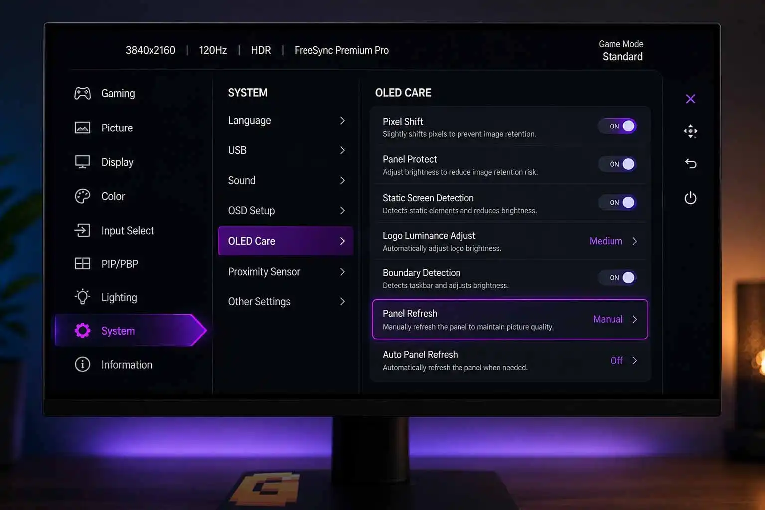 User navigating the OSD settings menu to locate the manual panel refresh option